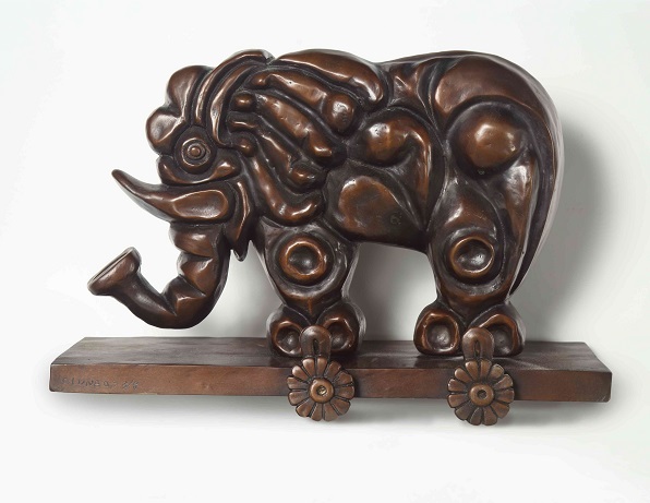 Elefante - Sculpture by Carlos Luna, Cuban Artist